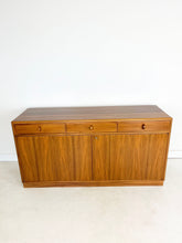 Afbeelding in Gallery-weergave laden, Klein Teak Dressoir, Bertil Fridhagen voor Bodafors