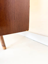 Afbeelding in Gallery-weergave laden, Teak Dressoir