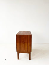 Afbeelding in Gallery-weergave laden, Smalle Teak Ladekast