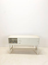 Afbeelding in Gallery-weergave laden, Wit Vintage Kastje