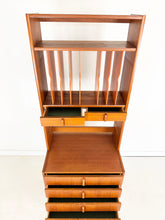 Afbeelding in Gallery-weergave laden, Vintage Wandkast / Platenkast 'Variett', Bertil Fridhagen voor Bodafors