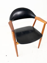 Afbeelding in Gallery-weergave laden, Black Leather Chair