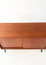 Afbeelding in Gallery-weergave laden, Vintage Teak Schuifdeurkast