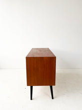 Afbeelding in Gallery-weergave laden, Vintage Teak Schuifdeurkast