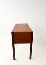 Afbeelding in Gallery-weergave laden, Teak Kaptafel / Bureautje