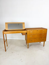 Afbeelding in Gallery-weergave laden, Vintage Kaptafel / Ladekast combi