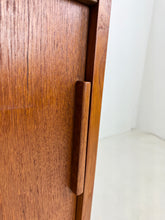 Afbeelding in Gallery-weergave laden, Hoge Teak Boekenkast (1/2)