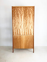 Afbeelding in Gallery-weergave laden, Zweedse Vintage Wandkast / Boekenkast (set van 3 kasten)