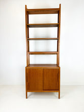 Afbeelding in Gallery-weergave laden, Hoge Teak Boekenkast (2/2)