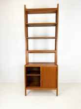 Afbeelding in Gallery-weergave laden, Hoge Teak Boekenkast (2/2)