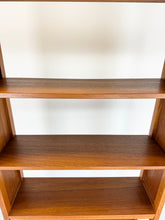 Afbeelding in Gallery-weergave laden, Hoge Teak Boekenkast (2/2)