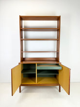 Afbeelding in Gallery-weergave laden, Teak Wandkast / Boekenkast uit Zweden