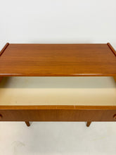 Load image into Gallery viewer, Deens Teak Ladekastje