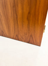 Afbeelding in Gallery-weergave laden, Low Vintage Standing Cabinet