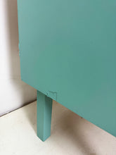 Afbeelding in Gallery-weergave laden, Hoge Ladekast, Svensk Möbelindustri