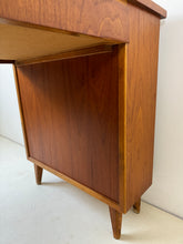 Afbeelding in Gallery-weergave laden, Vintage Teak Bureau uit Zweden