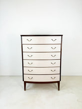 Load image into Gallery viewer, Opgeknapte Hoge Ladekast