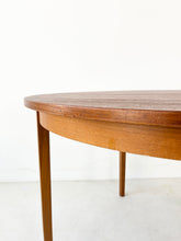 Afbeelding in Gallery-weergave laden, Ronde Teakhouten Tafel