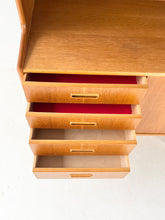 Afbeelding in Gallery-weergave laden, Vintage Scandinavische Wandmeubel