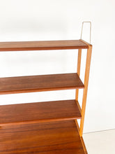 Afbeelding in Gallery-weergave laden, Bodafors Teak Boekenkast (sold separately)