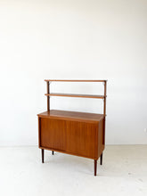 Afbeelding in Gallery-weergave laden, Vintage Wandkast uit Zweden