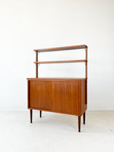 Afbeelding in Gallery-weergave laden, Vintage Wandkast uit Zweden