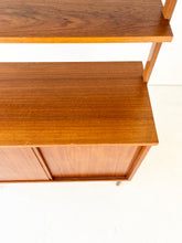 Afbeelding in Gallery-weergave laden, Vintage Wandkast uit Zweden