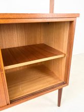 Afbeelding in Gallery-weergave laden, Vintage Wandkast uit Zweden