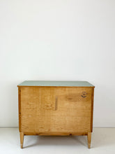 Afbeelding in Gallery-weergave laden, Opgeknapte Vintage Ladekast uit Zweden
