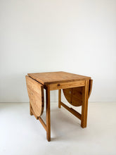 Load image into Gallery viewer, Karin Mobring Hangoortafel (jaren 70)