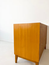 Afbeelding in Gallery-weergave laden, Vintage Ladekast uit Zweden