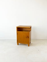 Afbeelding in Gallery-weergave laden, Zweeds Vintage Nachtkastje