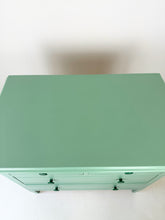 Afbeelding in Gallery-weergave laden, Opgeknapte Vintage Commode / Ladekast