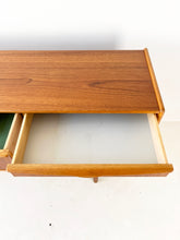 Afbeelding in Gallery-weergave laden, Scandinavisch Vintage Dressoir