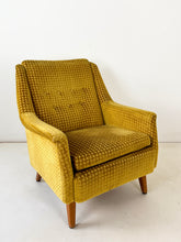 Load image into Gallery viewer, Gele Fluwelen Leunstoel