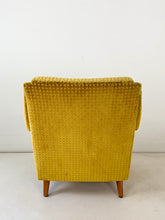 Load image into Gallery viewer, Gele Fluwelen Leunstoel