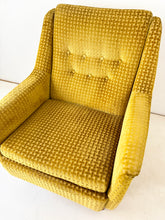 Load image into Gallery viewer, Gele Fluwelen Leunstoel