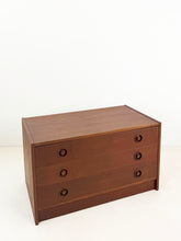 Load image into Gallery viewer, Lage Teak Ladekast