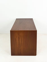 Load image into Gallery viewer, Lage Teak Ladekast