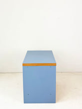 Load image into Gallery viewer, Opgeknapte Zweeds Nachtkastje / Bijzetkastje