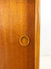 Load image into Gallery viewer, Børge Mogensen Wall cabinet