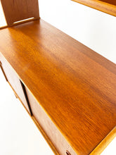 Load image into Gallery viewer, Børge Mogensen Wall cabinet