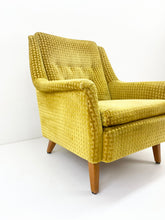 Load image into Gallery viewer, <tc>Yellow Velet Armchair</tc>