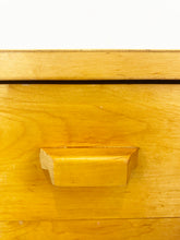 Load image into Gallery viewer, Small chest of drawers