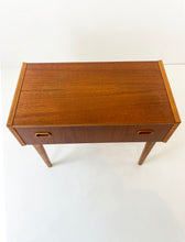 Load image into Gallery viewer, (Bed)side Table