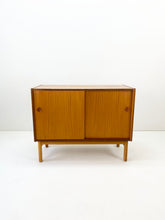 Load image into Gallery viewer, Teak Kast