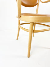 Load image into Gallery viewer, Chair