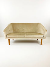 Load image into Gallery viewer, Velvet Sofa