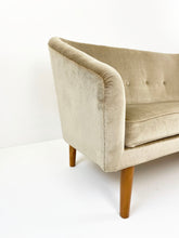 Load image into Gallery viewer, Velvet Sofa