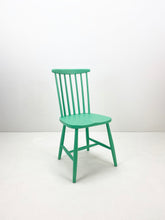 Load image into Gallery viewer, Groene Spijlen Stoel